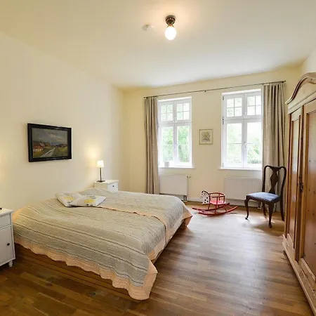 Gutshaus-grubnow-ferienwohnung-3 *